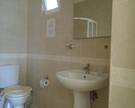 Sleeps 9 Pool Air Con Wifi Willa